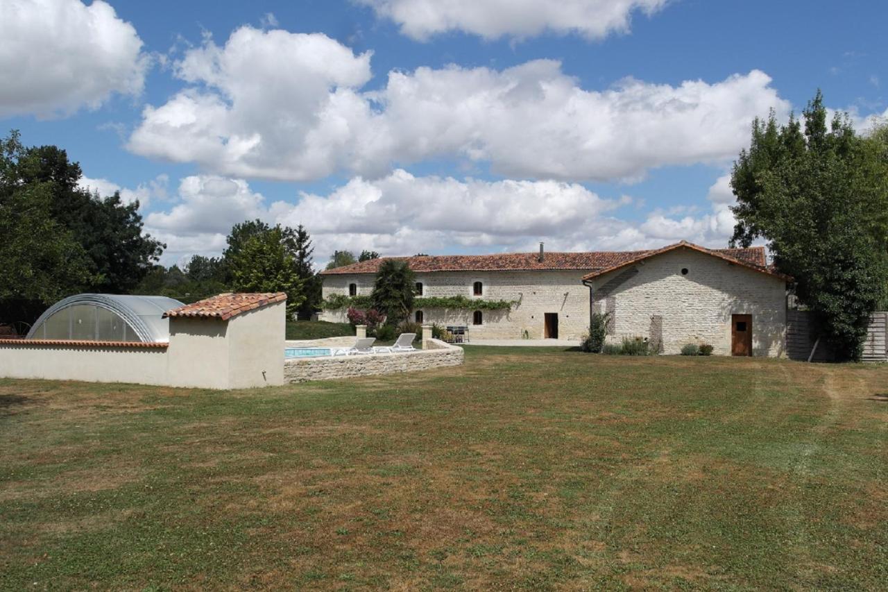 Gites Les Grandes Ecures Mons  Exterior photo